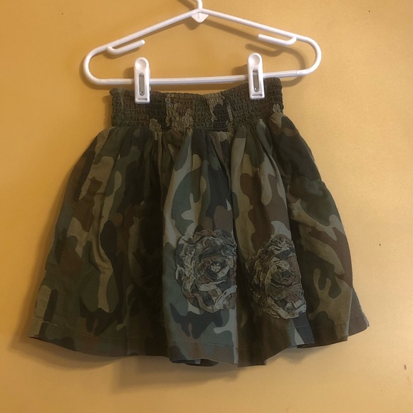 4/$10 Place est1989 Camo Skirt - Picture 2 of 5
